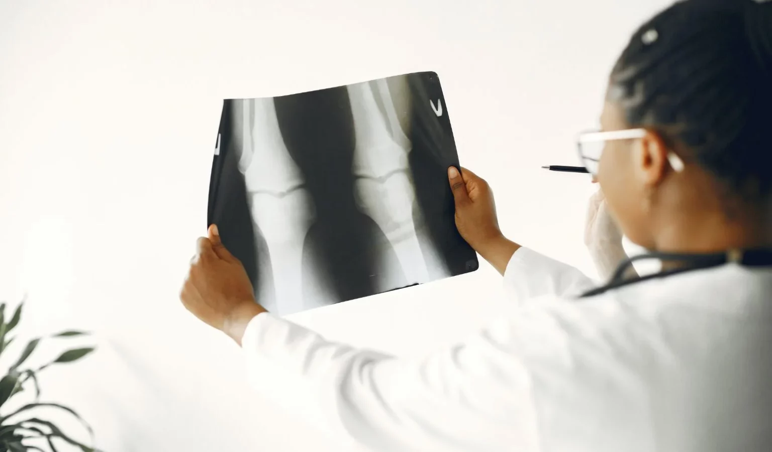 Estudio-ortopédico-especialista-medico-Golden-traslados